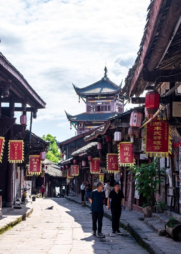 潍坊市潍城区：真情服务 连连获赞